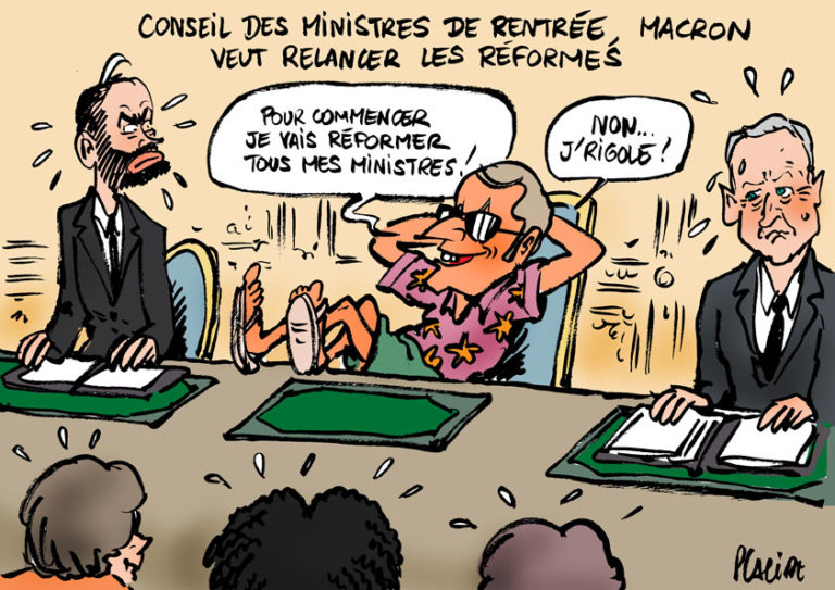 Rentrée du Conseil des ministres: Macron affiche sa volonté de relancer les réformes