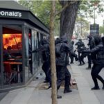 Au-coeur-du-Black-Bloc Paris Match