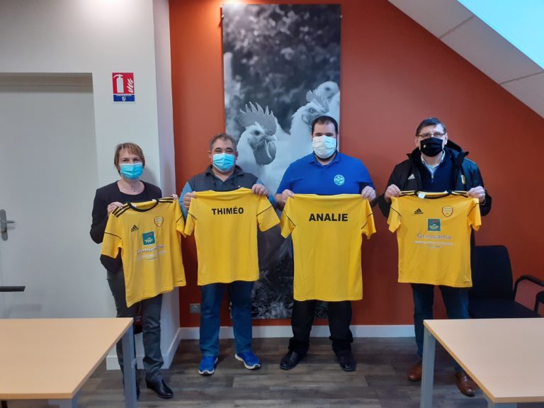 Le Monde bleu se teinte de jaune de Groupama et du FC Louhans Cuiseaux