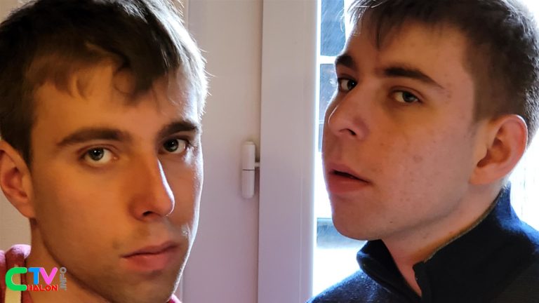 Vivre l’autisme en double à la maison